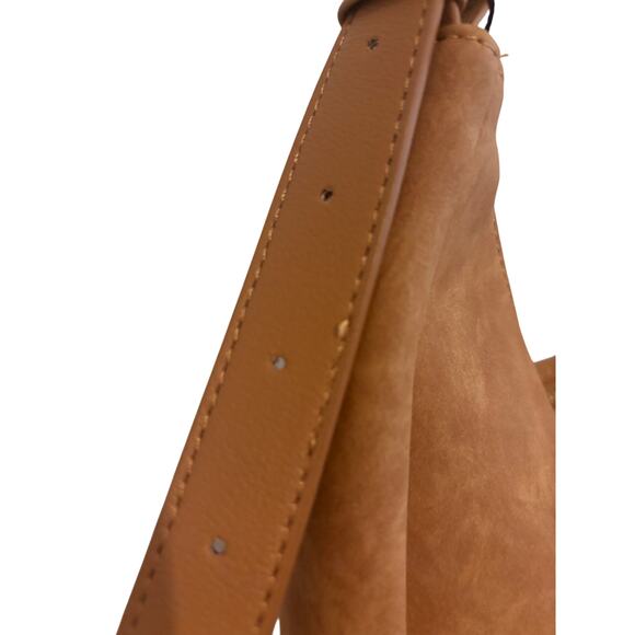 NEW 4th And Reckless Una Faux Suede Crescent Bag 12x11x4" Tan Everyday Purse - Picture 5 of 7